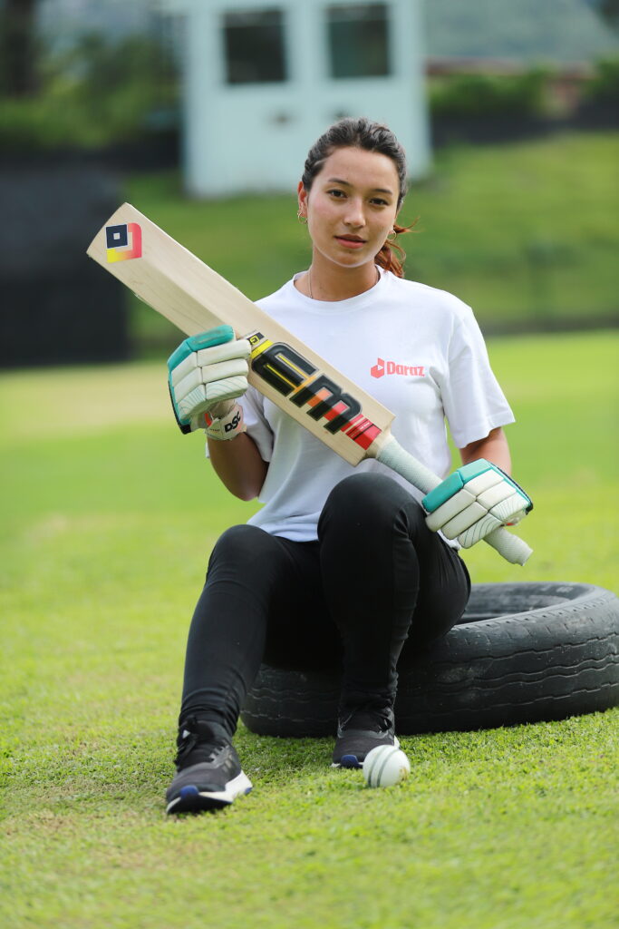 नेपालकी चर्चित क्रिकेटर खुशी डंगोल १९औं एसियाली खेलकुदका लागि हांग्जाउ प्रस्थान